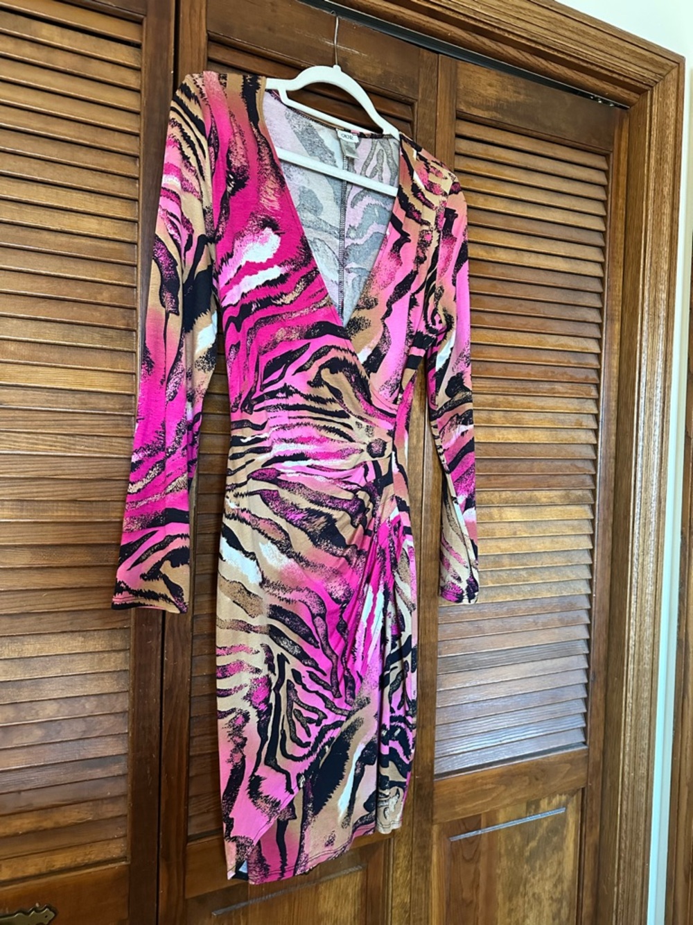 Caché faux wrap ruched long sleeve animal print pink and tan dress - Picture 5 of 8